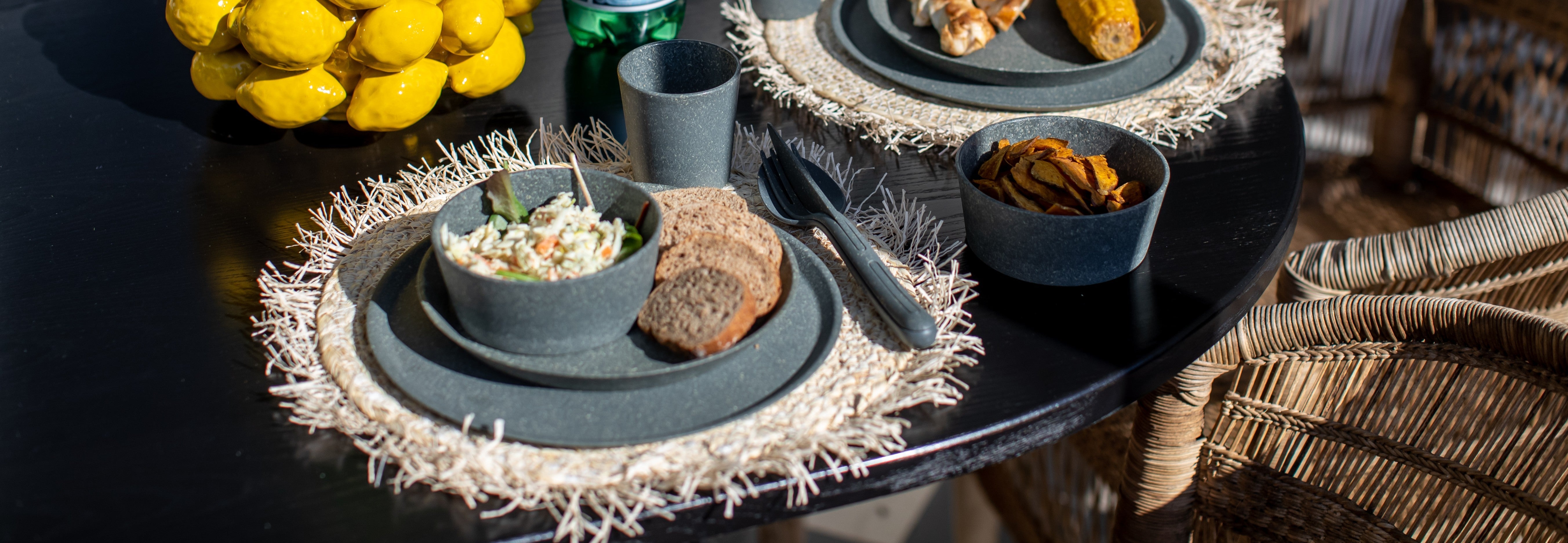 CONNECT-Geschirr draußen