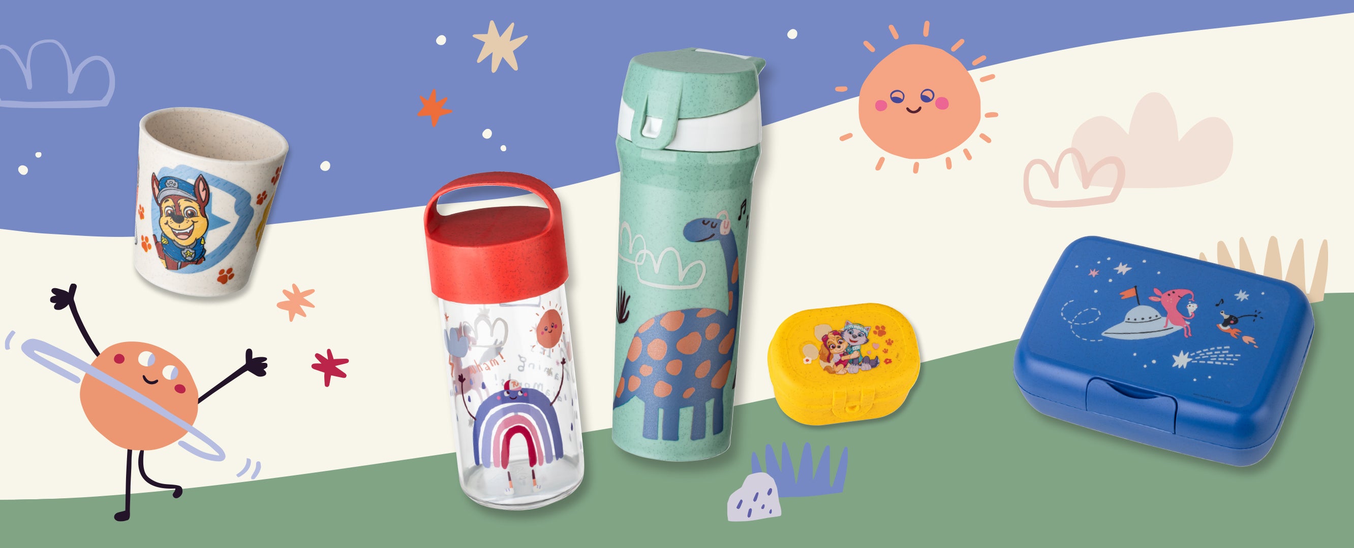 Drei Orion Hängedisplays an der Wand, gefüllt mit kleinen Spielsachen.