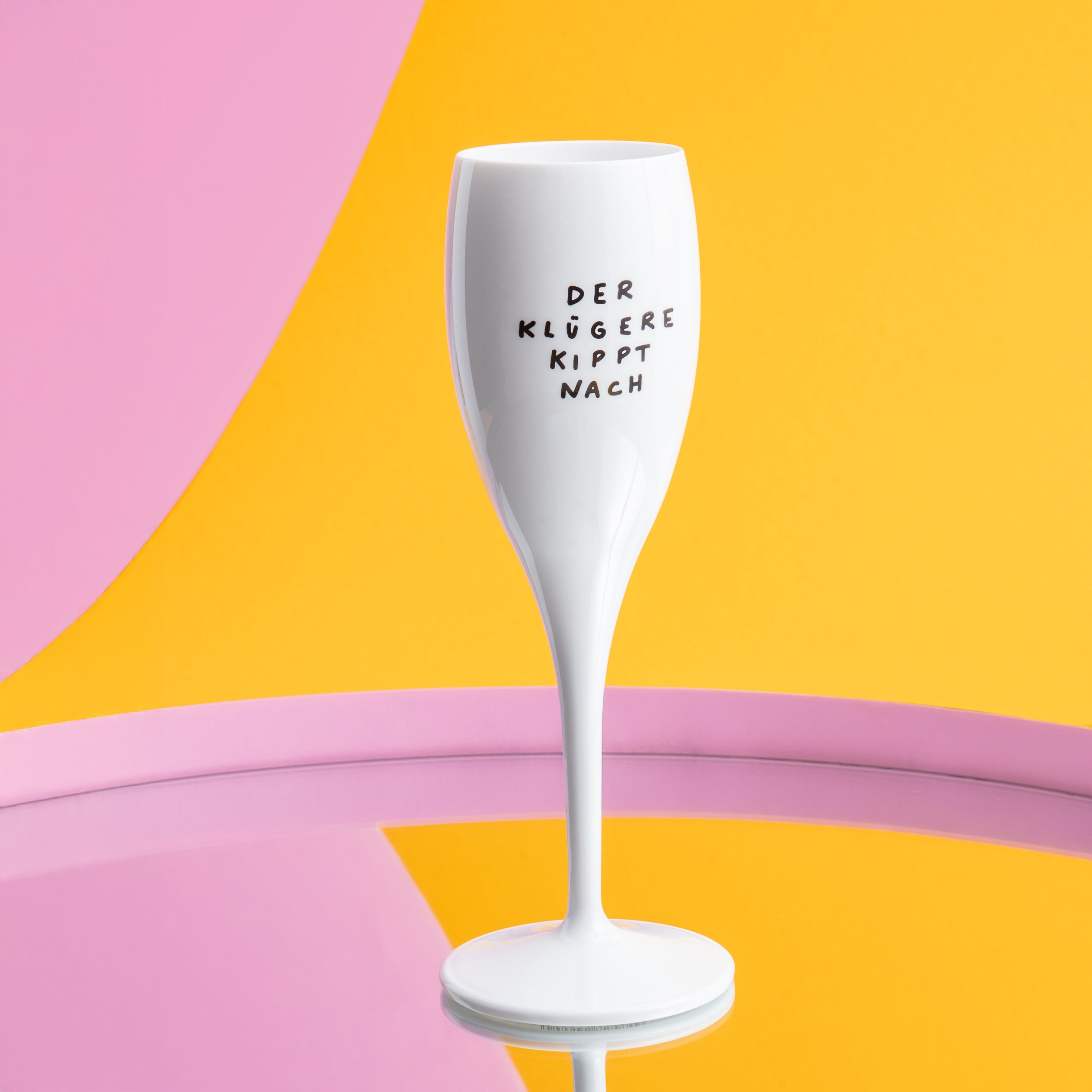 Glas mit Druck CHEERS No. 1 DER KLÜGERE KIPPT NACH