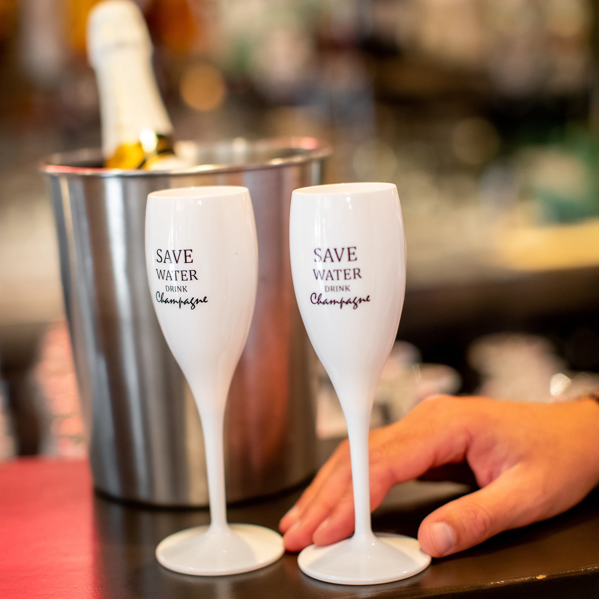 koziol Glas mit Druck CHEERS No. 1 SAVE WATER DRINK CHAMPAGNE