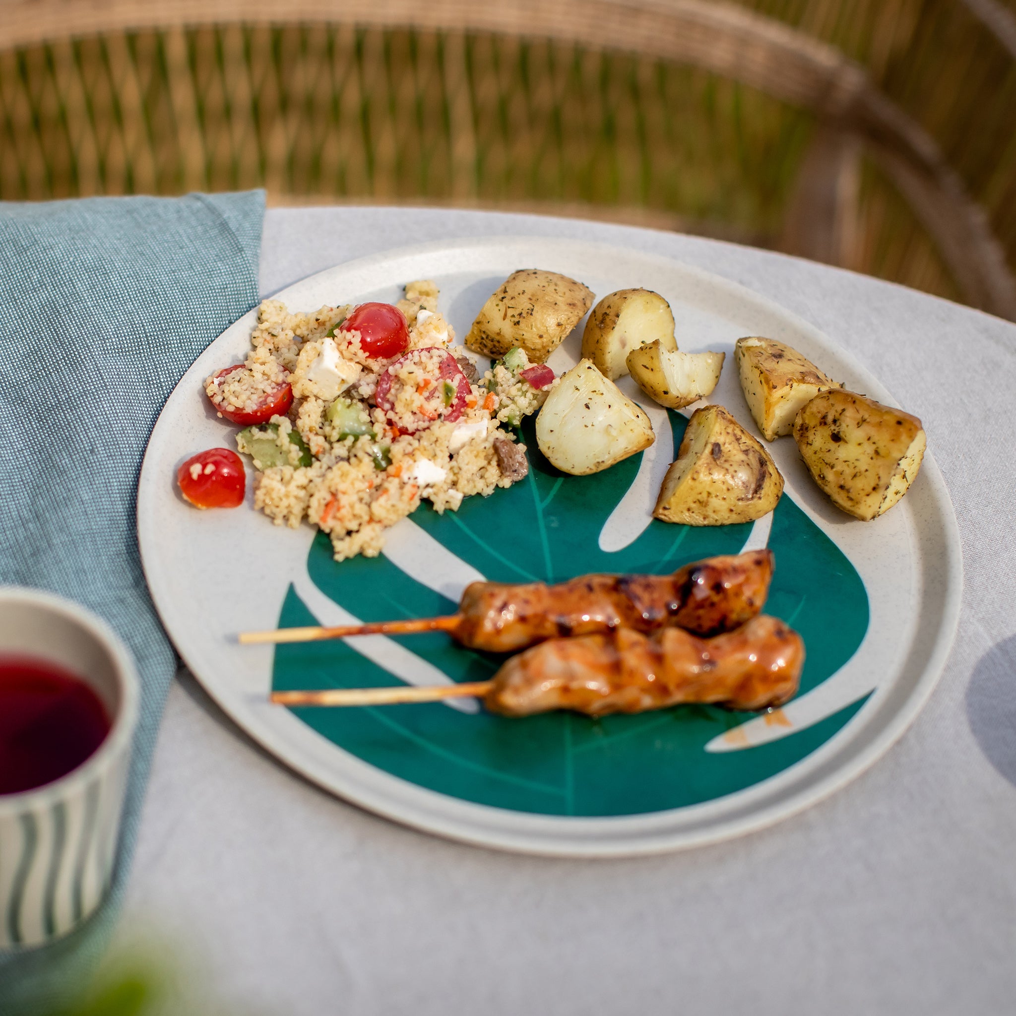 koziol Großer Teller CONNECT PLATE 255mm MONSTERA LEAF