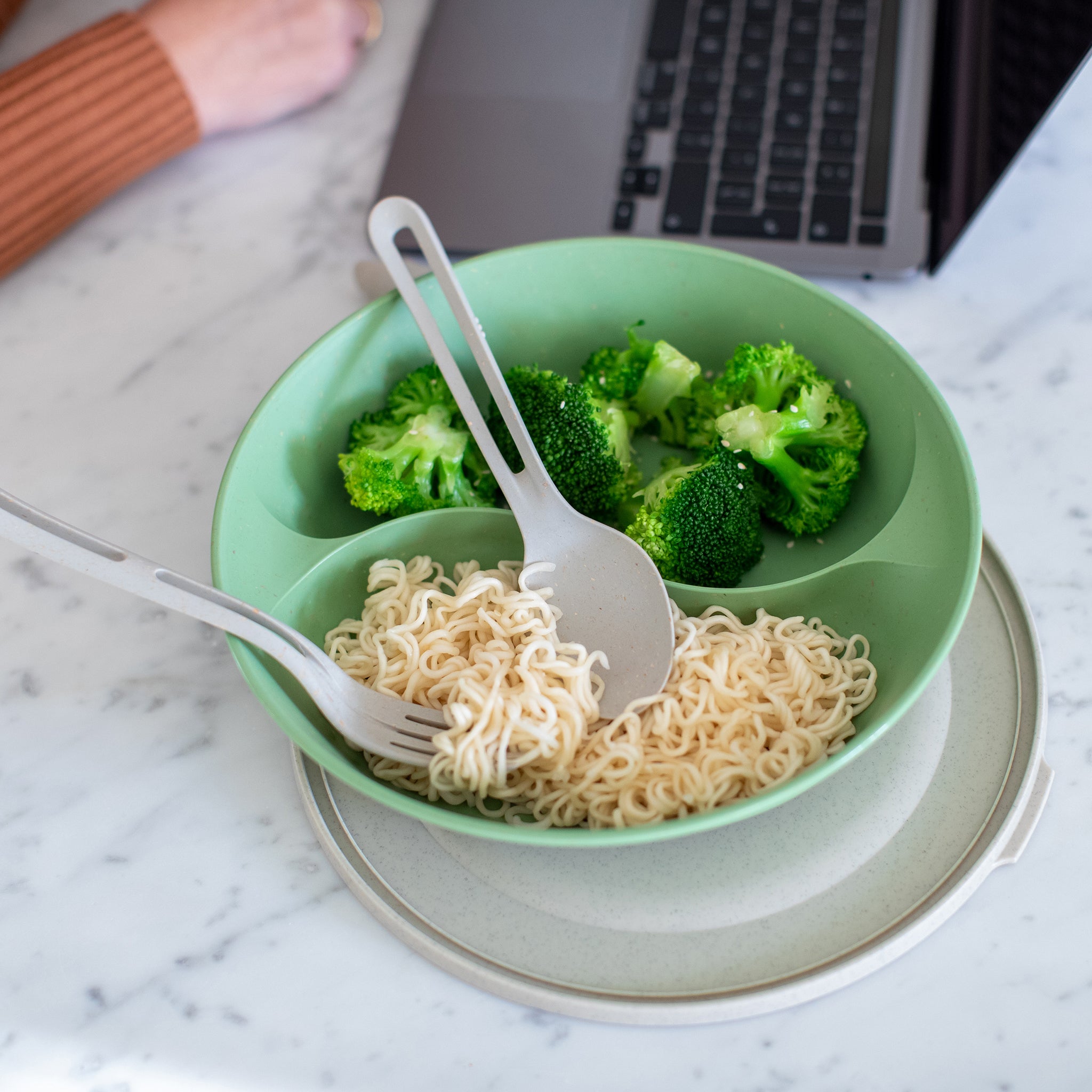 koziol Menüteller mit Deckel CONNECT SEPAREE 1,5