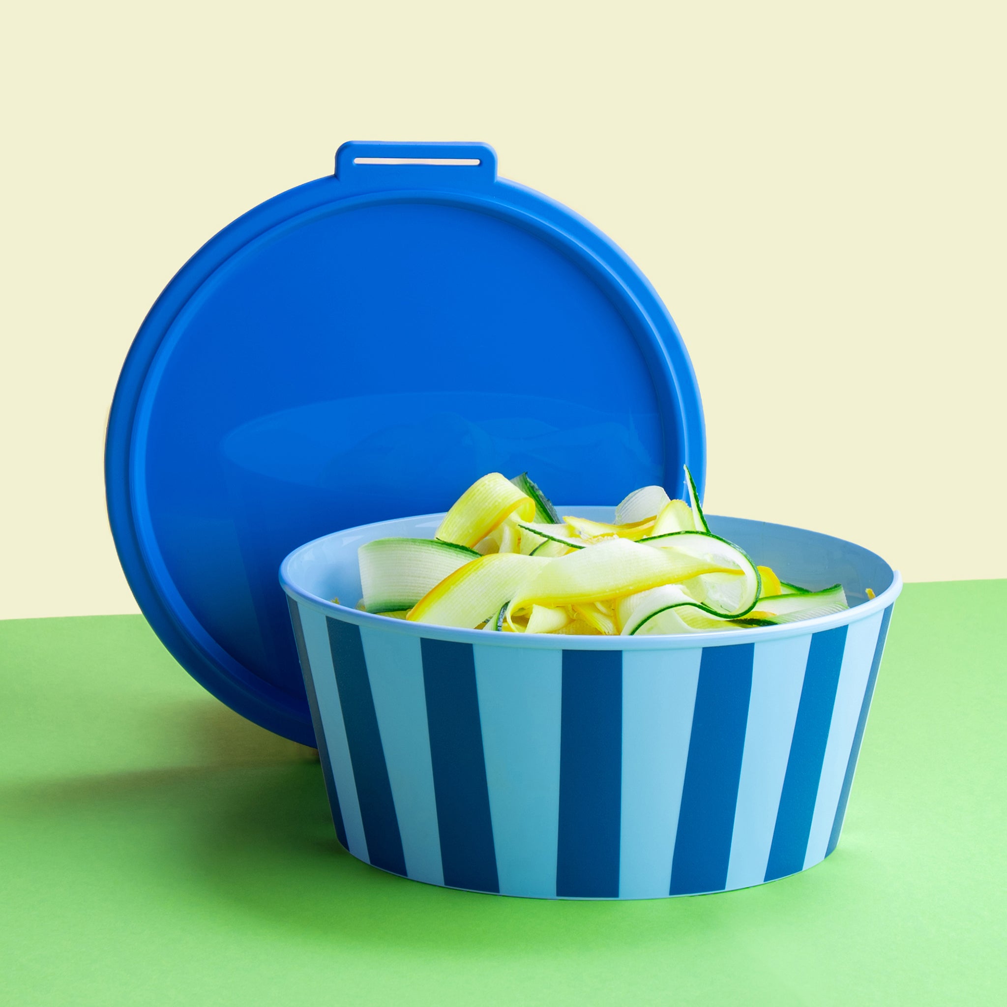 koziol Schale mit Deckel NORA BOX 2,2l STRIPES