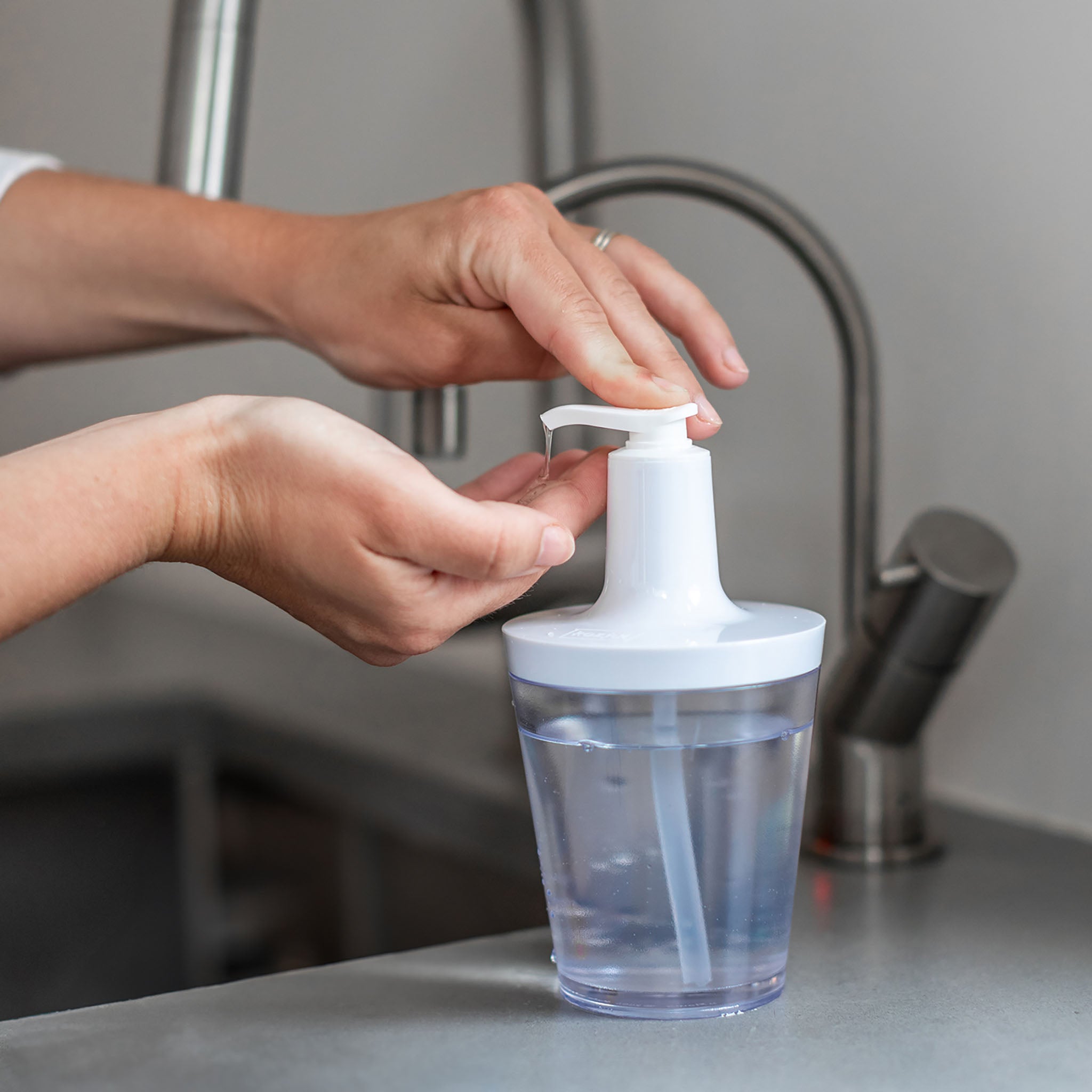 koziol Seifenspender FLOW