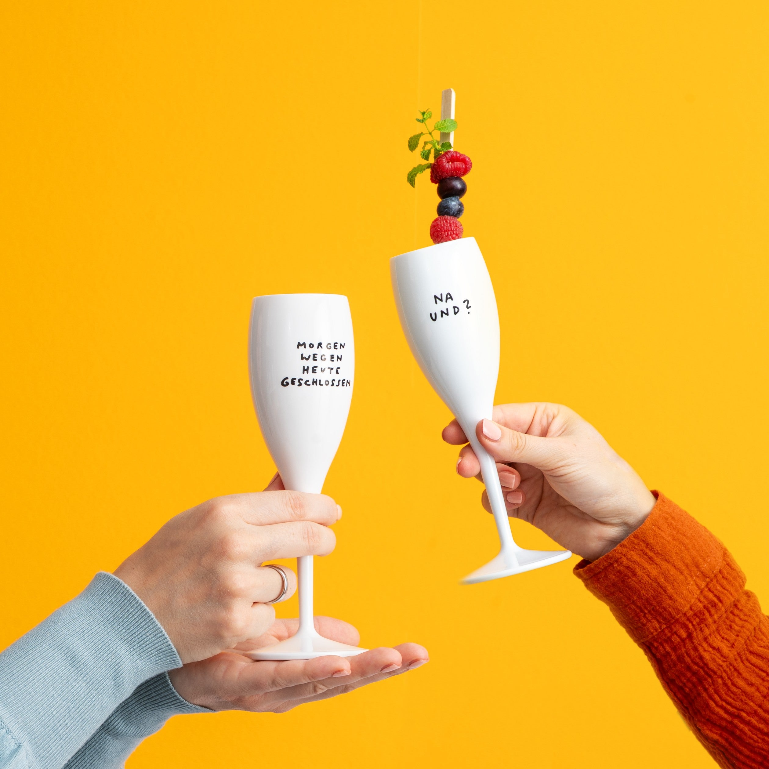 Glas mit Druck CHEERS No. 1 MORGEN WEGEN HEUTE GESCHLOS